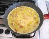 Foto del passaggio 3 della ricetta Frittata con patate arrosto e mozzarella