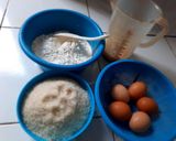 Foto langkah ke 1 dari resep Bolu Sarang Semut (Bolu Caramel).