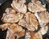 Foto del paso 5 de la receta: Chuletas de cerdo al sartén con guarnición
