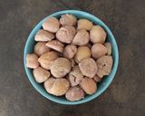 Foto del passaggio 6 della ricetta Castagne di frolla con datteri cioccolato fondente e castagne