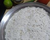 A picture of step 2 of Indori poha.