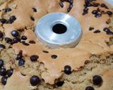 Foto langkah ke 5 dari resep Bolu choco chip - lembut & mudah.