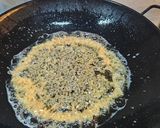 Foto langkah ke 4 dari resep Ayam Goreng Kremes.