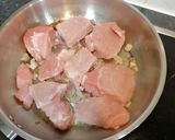 A picture of step 3 of Apple cider pork medallions.