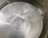 A picture of step 1 of Noodles with mutton stock.