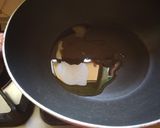 A picture of step 3 of Jaggery-Turmeric Halwa.