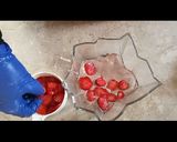 A picture of step 5 of Choco Strawberry instant dessert.