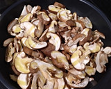 Foto del paso 2 de la receta: Tm5 - Guiso de habichuelas rojas, mix champis/setas en salsa de tomate con frutos secos (100% veg)