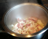 Foto del paso 2 de la receta: Patata estofada con costillas y picada