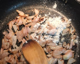 Foto del paso 5 de la receta: Lengua de cerdo con cebolla y rovellón (níscalos)