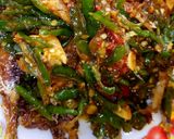 Foto langkah ke 6 dari resep Tumis ikan gembung pedas.