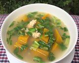 Hình bước làm 3 của món Canh bí đỏ tôm tươi