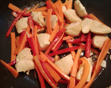 Foto del paso 4 de la receta: Pollo con patatas y pimiento