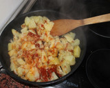 Foto del paso 7 de la receta: Patatas "Meneás", con pulpo braseado
