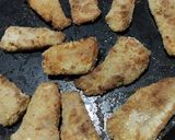 Foto del paso 4 de la receta: Merluza rebozada con papas fritas 2 versiones todo al horno