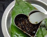 A picture of step 3 of Valentine special paan.