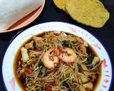 Foto langkah ke 7 dari resep Lontong Mie Khas Surabaya.