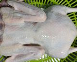 Hình bước làm 1 của món Vịt luộc bóc nõn