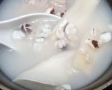 A picture of step 4 of Chinese Yam Euryale Seeds Pork Shank Soup 淮山茨實豬展湯 Healthy Soup.