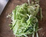 A picture of step 2 of Courgette and smoked bacon carbonara.
