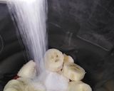 صورة لخطوة 3 من وصفة عصير الفراولة والموز🍓🍌