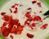 Epres joghurt torta - sütés nélkül recept fázis 4 fotója