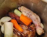 Foto del paso 4 de la receta: Caldo de pollo y chorizo