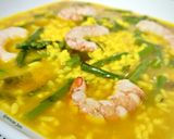 Foto del paso 7 de la receta: Arroz caldoso de gambones y espárragos con caldo miso