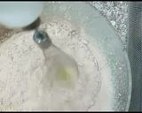 A picture of step 4 of Red velvet sponge cake.