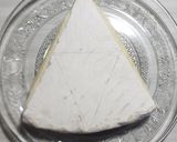 Foto del paso 1 de la receta: 🎄Arbolitos de queso brie, con miel y frutos secos🎄