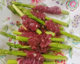 Hình bước làm 3 của món Bò cuộn măng tây nướng