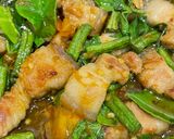 รูปขั้นตอนการทำที่ 3 ของ หมูสามชั้นผัดพริกเหลือง