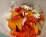 Foto del paso 1 de la receta: Gazpacho de melón cantaloup con frutos rojos