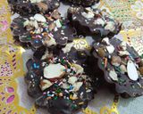 A picture of step 6 of Chocolate Nuts Bark.