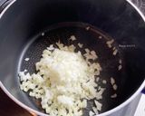 Foto del passaggio 2 della ricetta Risotto ai funghi giapponesi e noci