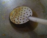 A picture of step 2 of Moghlai chicken gravy.