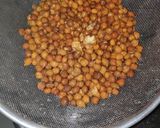 A picture of step 1 of Chana chaat.