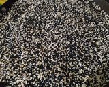 A picture of step 1 of Sesame peanut laddu.