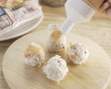 Foto langkah ke 4 dari resep Rice Ball Crab Stick Mentai.