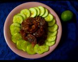 Hình bước làm 2 của món Lạp xưởng chiên mắm