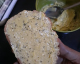 Foto langkah ke 2 dari resep Garlic Bread.