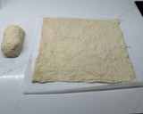 Foto del paso 4 de la receta: Pizza Dualizza de pesto y anchoas