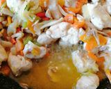 Foto del paso 7 de la receta: Pollo con verduras y salsa de soja