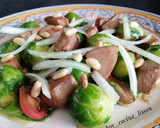 Foto del paso 16 de la receta: Ensalada de coles de Bruselas y atún marinado