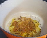 Foto del paso 1 de la receta: Bacalao en salsa de tomate con acelgas y crujiente de jamón