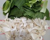 Foto langkah ke 1 dari resep Tumis pokcoy mix jamur tiram.