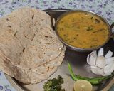 A picture of step 13 of Methi pithla jowar green garlic bhakri and thecha village style.