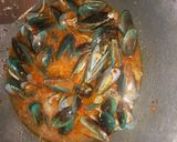 Foto langkah ke 4 dari resep Kerang Ijo Saos Padang.