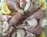 Foto del paso 1 de la receta: Pollo al horno con patatas y pimentos del Padrón