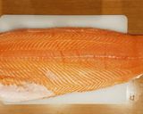 Foto del passaggio 1 della ricetta Filetti di salmone al timo